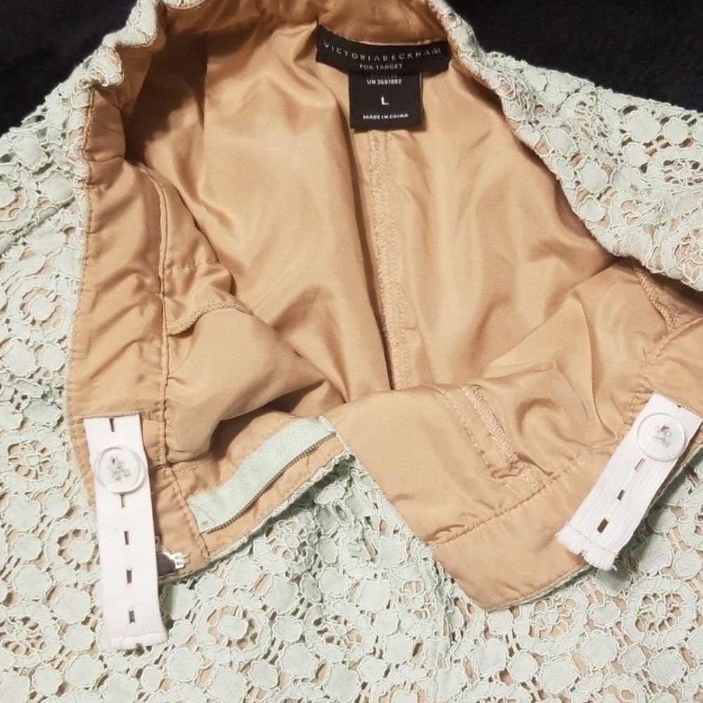 Victoria Beckham Lace Overlay Pleated Shorts - Picture 6 of 7
